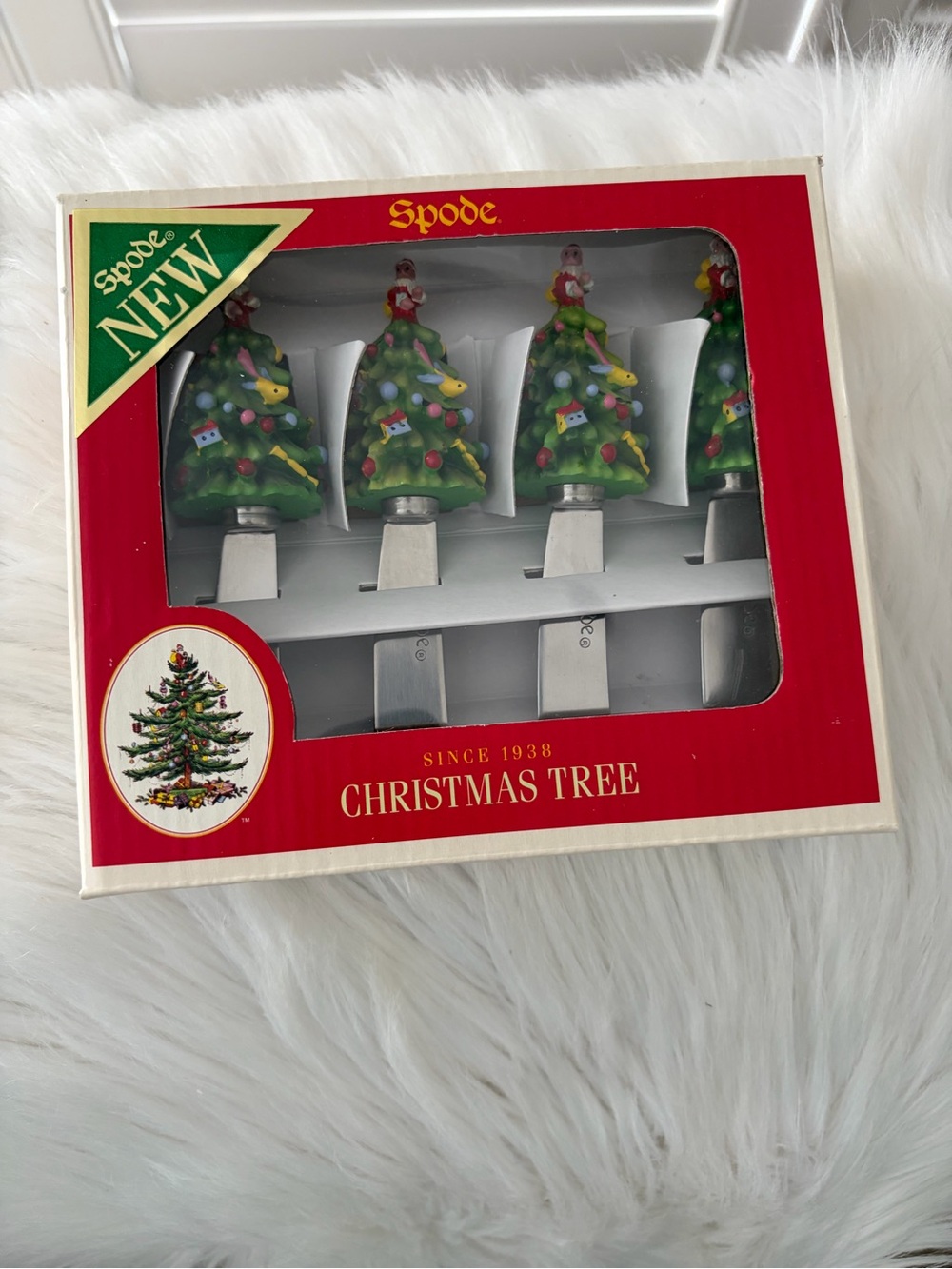 Spode Green Christmas Tree spreaders  with Multicolor Ornaments - Set of 4
